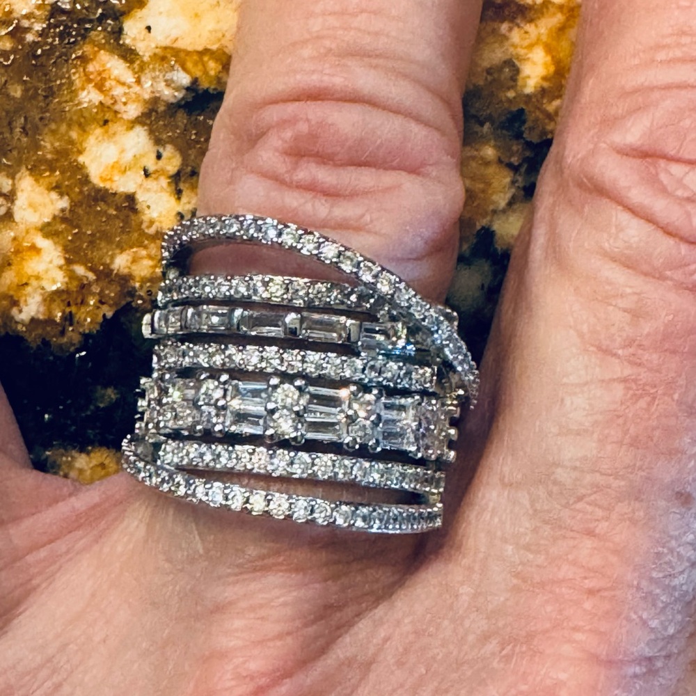 New Elegant Silver Tone Women's Ring
